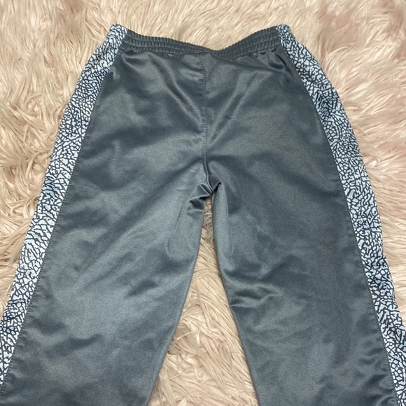 Air Jordon Boys Pants - Picture 2 of 3